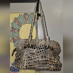 Chic Crocodile Patterned Shoulder Bag